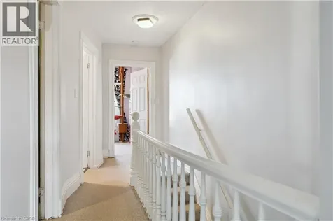 28 St Matthews Avenue Hamilton ON L8L 5P3