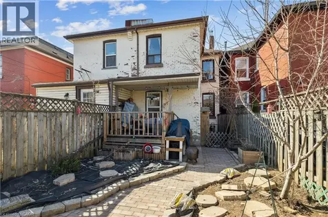 28 St Matthews Avenue Hamilton ON L8L 5P3