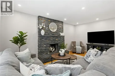 2418 Butternut Crescent Burlington ON L7M 3L3