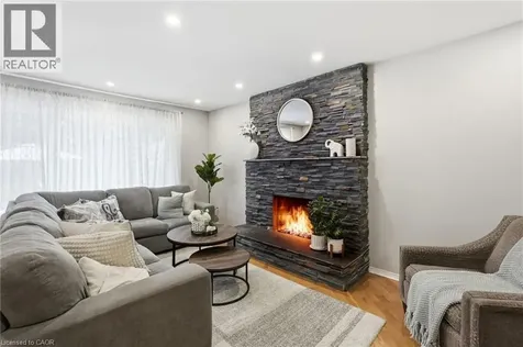 2418 Butternut Crescent Burlington ON L7M 3L3