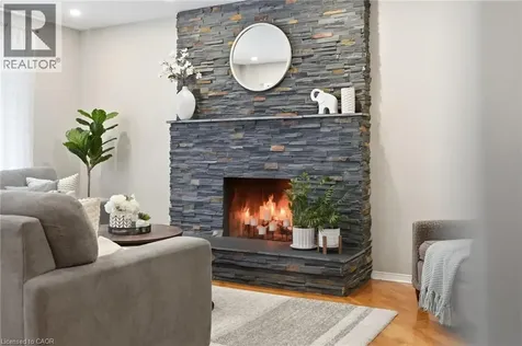2418 Butternut Crescent Burlington ON L7M 3L3