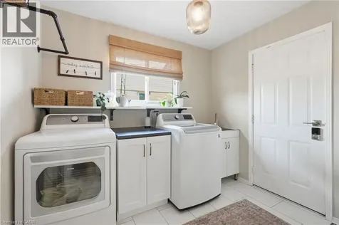 2418 Butternut Crescent Burlington ON L7M 3L3