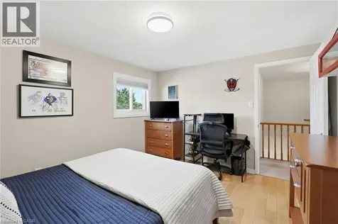 2418 Butternut Crescent Burlington ON L7M 3L3