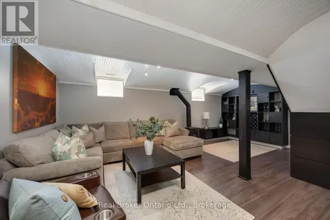 11 Chalmers Court Port Hope ON L1A 4J3