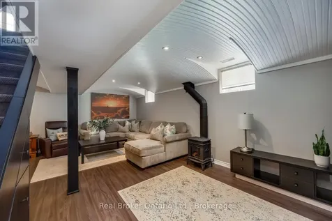 11 Chalmers Court Port Hope ON L1A 4J3