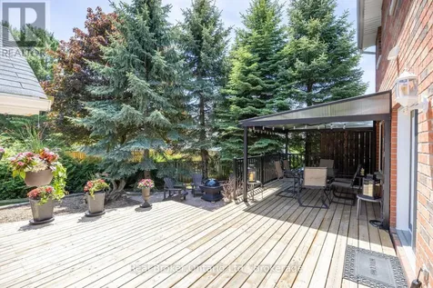 11 Chalmers Court Port Hope ON L1A 4J3