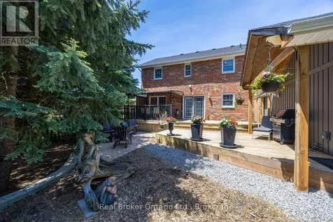11 Chalmers Court Port Hope ON L1A 4J3
