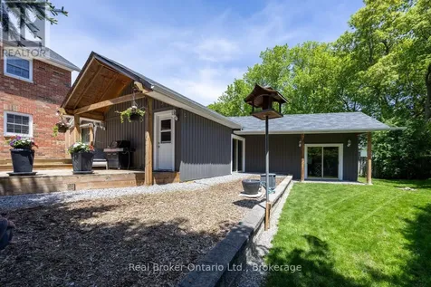11 Chalmers Court Port Hope ON L1A 4J3