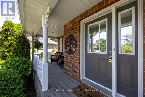 11 Chalmers Court Port Hope ON L1A 4J3
