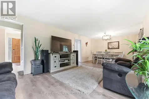 13 Tamarack Street Deep River ON K0J 1P0