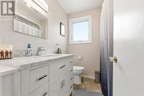 13 Tamarack Street Deep River ON K0J 1P0