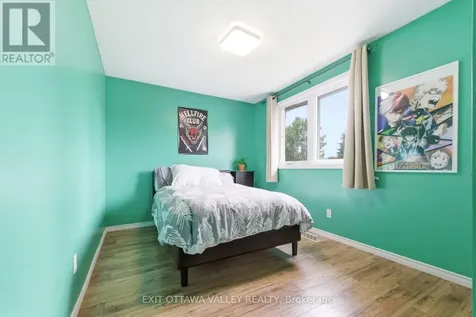 13 Tamarack Street Deep River ON K0J 1P0