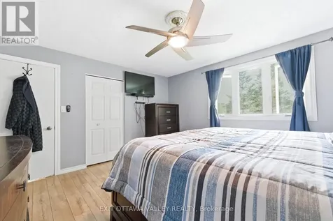 13 Tamarack Street Deep River ON K0J 1P0