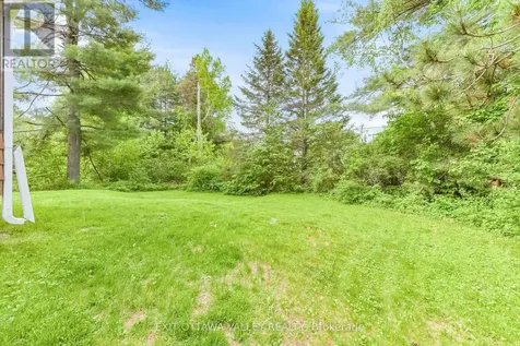 13 Tamarack Street Deep River ON K0J 1P0