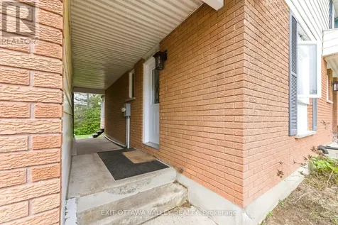 13 Tamarack Street Deep River ON K0J 1P0