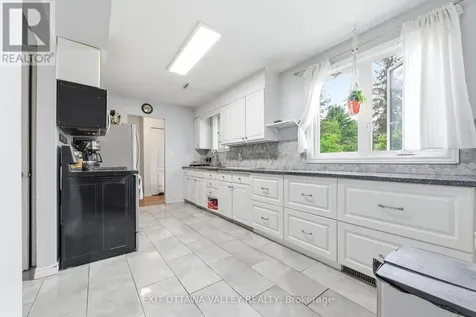 13 Tamarack Street Deep River ON K0J 1P0