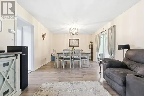13 Tamarack Street Deep River ON K0J 1P0