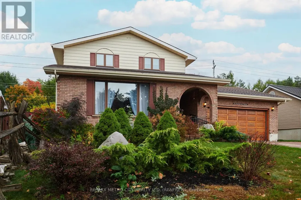 115 Ivy Avenue Renfrew ON K7V 4C9