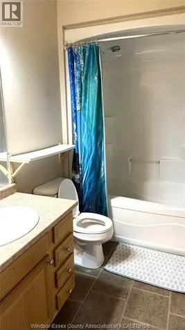 4671 Unicorn Avenue Windsor ON N9G 3E3