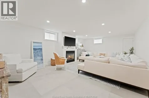 963 Front Road South Amherstburg ON N9V 2M4