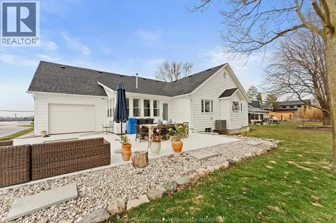 963 Front Road South Amherstburg ON N9V 2M4