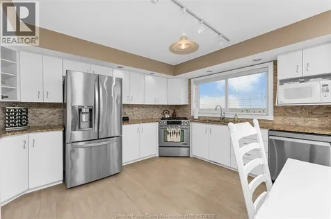 281 Lakeview Drive Belle River ON N0R 1A0