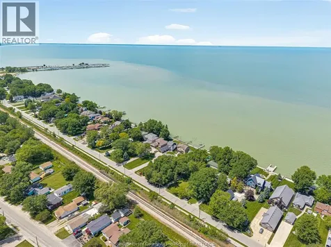 281 Lakeview Drive Belle River ON N0R 1A0