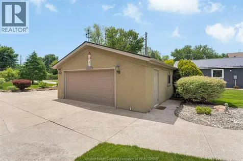 281 Lakeview Drive Belle River ON N0R 1A0