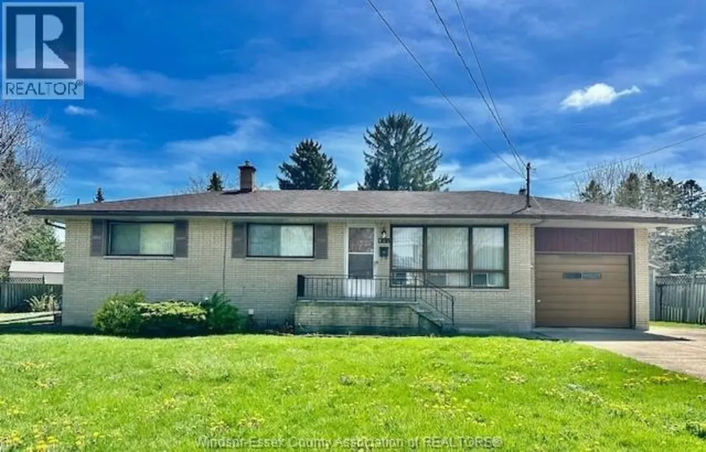 921 Kennedy Drive West Windsor ON N9G 1T2