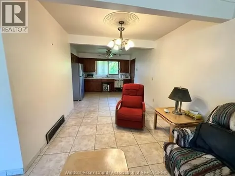 921 Kennedy Drive West Windsor ON N9G 1T2
