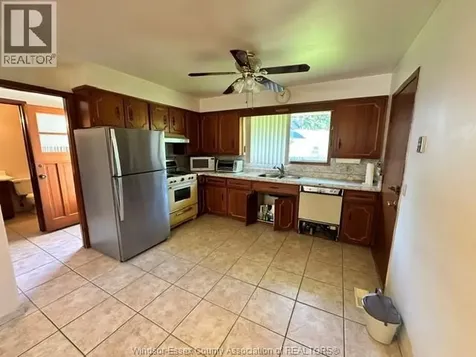 921 Kennedy Drive West Windsor ON N9G 1T2