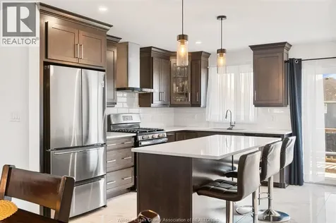 208 Clarke Amherstburg ON N9V 0G6
