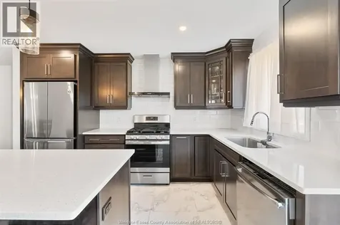 208 Clarke Amherstburg ON N9V 0G6