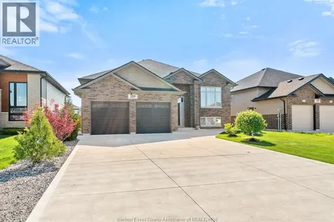 208 Clarke Amherstburg ON N9V 0G6