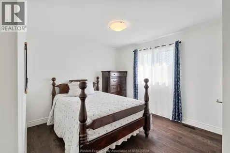 208 Clarke Amherstburg ON N9V 0G6