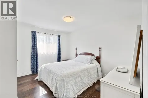 208 Clarke Amherstburg ON N9V 0G6