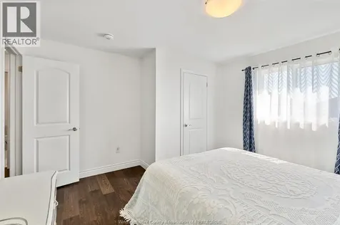 208 Clarke Amherstburg ON N9V 0G6