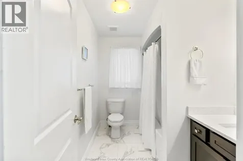 208 Clarke Amherstburg ON N9V 0G6