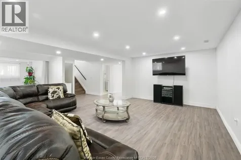 208 Clarke Amherstburg ON N9V 0G6
