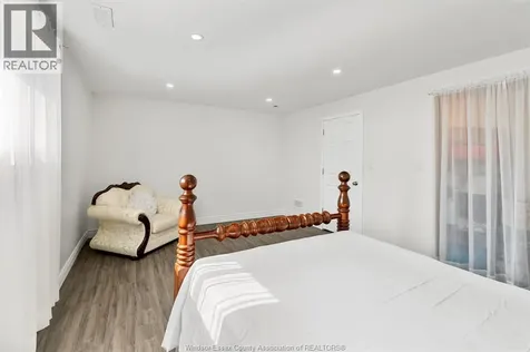 208 Clarke Amherstburg ON N9V 0G6