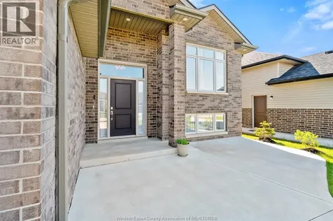 208 Clarke Amherstburg ON N9V 0G6