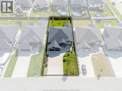 208 Clarke Amherstburg ON N9V 0G6