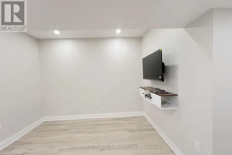 7 Russell Wice Avenue Richmond Hill ON L4S 0P3