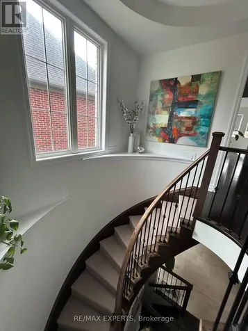 77 Robert Berry Crescent King (king City) ON L7B 0M6