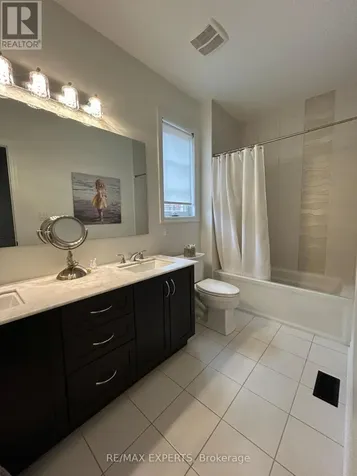 77 Robert Berry Crescent King (king City) ON L7B 0M6