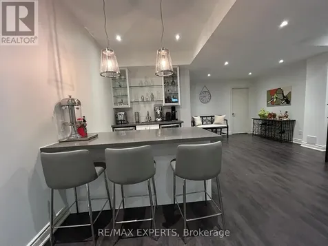 77 Robert Berry Crescent King (king City) ON L7B 0M6