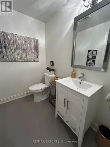 77 Robert Berry Crescent King (king City) ON L7B 0M6
