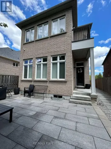 77 Robert Berry Crescent King (king City) ON L7B 0M6