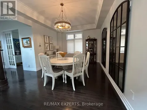 77 Robert Berry Crescent King (king City) ON L7B 0M6