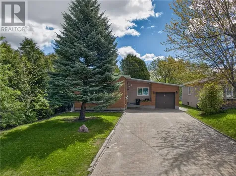 16 Clairmont Street Sudbury ON P3B 3S5